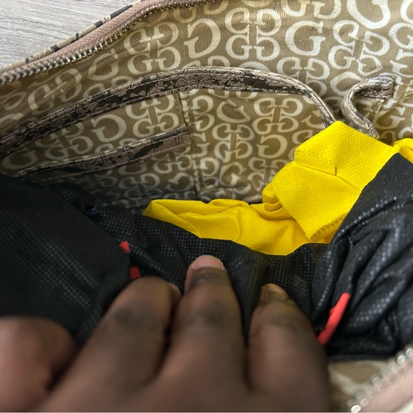 Y2K Guess Snake Print Shoulder Bag - Gray and Cream - Picture 3 of 4